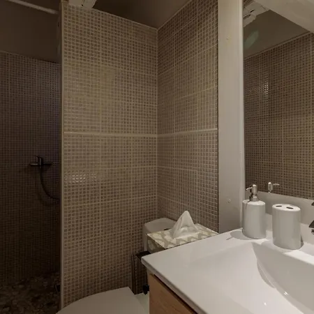 Le Lys Dort Couette-café 3*