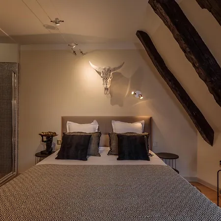 Le Lys Dort Couette-café 3*